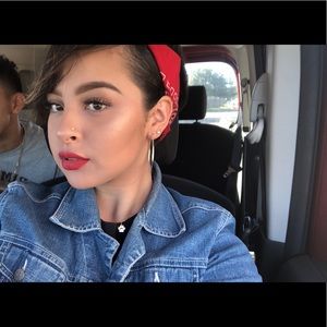 Meet your Posher, Abigail